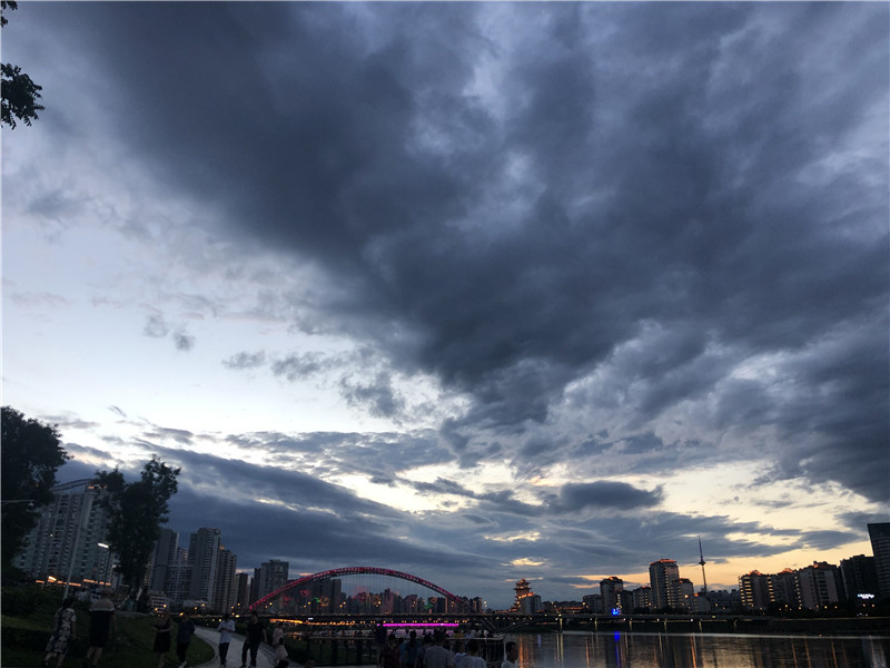 南河广场、火烧云、涪江夜景、暴雨后的夜(图4)